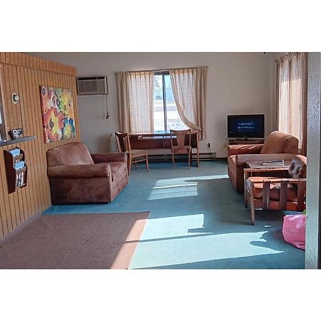 Scotwood Motel By Oyo Washburn Nd エクステリア 写真