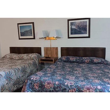 Scotwood Motel By Oyo Washburn Nd エクステリア 写真