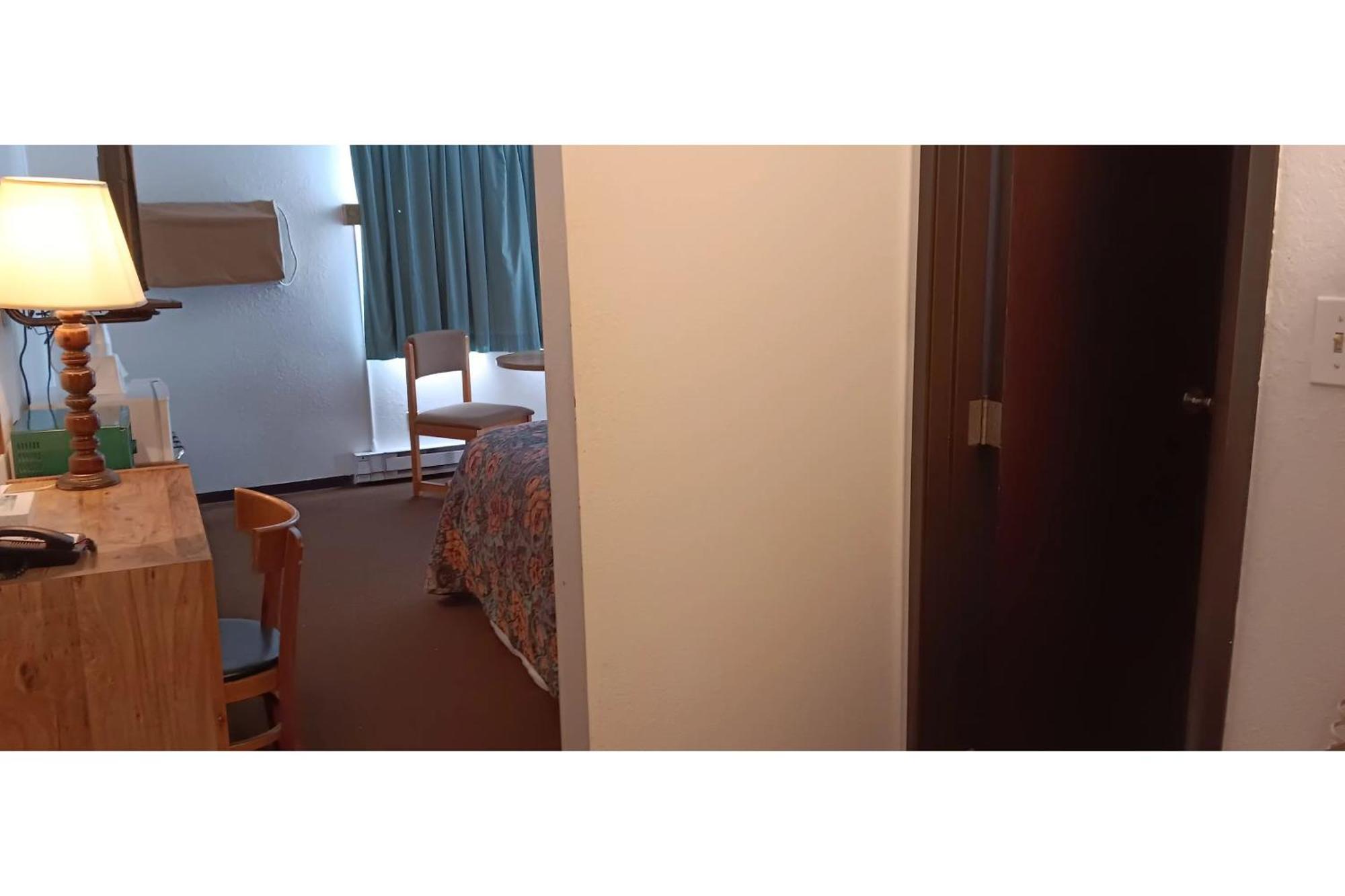 Scotwood Motel By Oyo Washburn Nd エクステリア 写真